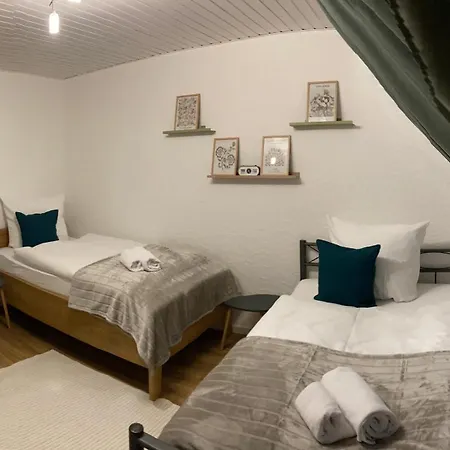 Anjas I Zentral I 81 Qm Stilvolle Geraeumige I Parkplaetze Vorhanden