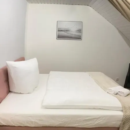 Anjas I Zentral I 81 Qm Stilvolle Geraeumige I Parkplaetze Vorhanden Apartman *