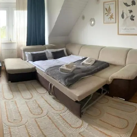 Anjas I Zentral I 81 Qm Stilvolle Geraeumige I Parkplaetze Vorhanden