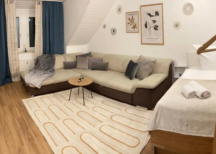 Apartment Anjas I Zentral I 81 Qm Stilvolle Geraeumige I Parkplaetze Vorhanden *